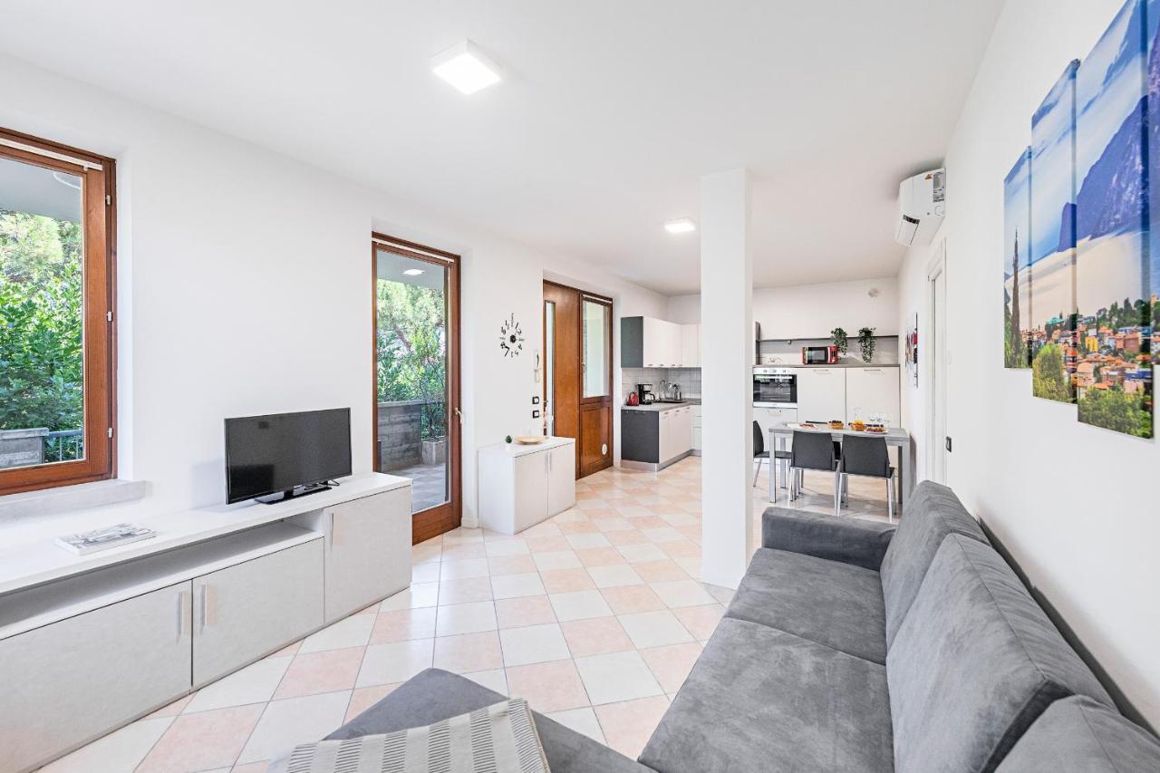 I Ciliegi 1-09 Con Piscina By Wonderful Italy Apartment Десенцано дел Гарда Екстериор снимка